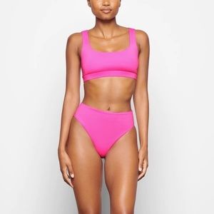 Skims swim tank bikini top